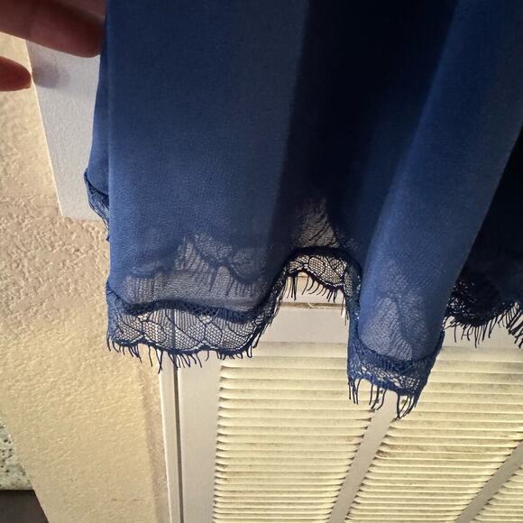 Dress the Population Corey V-Neck Cap Sleeve Lace Hem Dress Blue Size Large - Picture 11 of 11